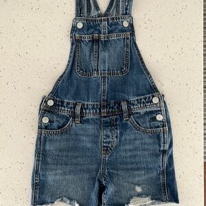OldNavy Adjustable length Blue Jean Distressed Overall Shorts size 6/7 Girls